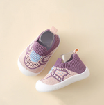 Charger l'image dans la galerie, Globetrotter | Chaussons-chaussettes antidérapants et ergonomiques pour tout-petits
